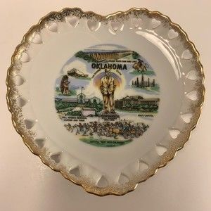 Vintage Oklahoma Heart Shape hanging souvenir plate Gold metallic edge